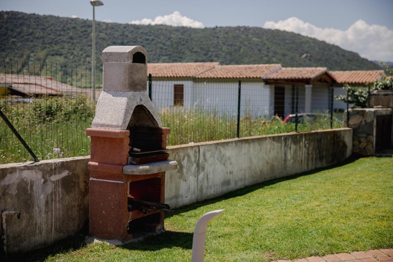 Le Residenze Di Baia Sant'Anna Villa Tanaunella Exterior foto