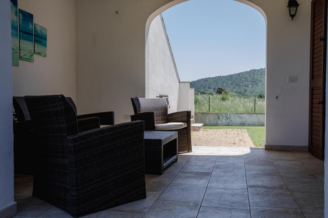 Le Residenze Di Baia Sant'Anna Villa Tanaunella Exterior foto
