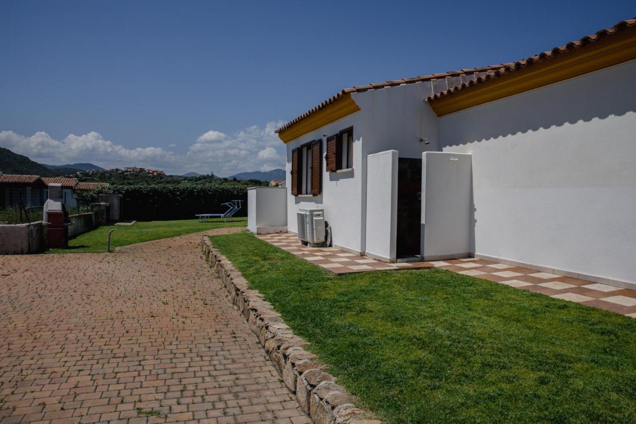 Le Residenze Di Baia Sant'Anna Villa Tanaunella Exterior foto