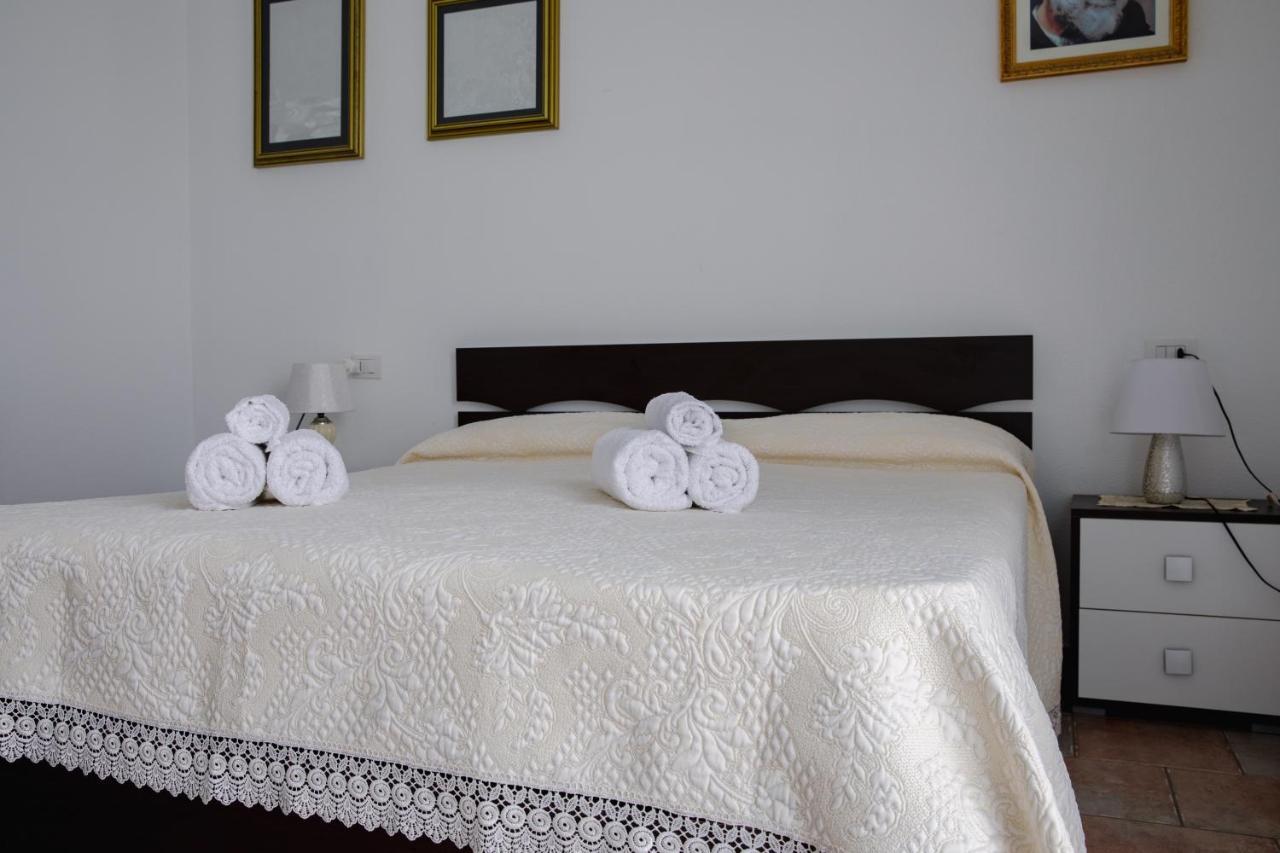 Le Residenze Di Baia Sant'Anna Villa Tanaunella Exterior foto
