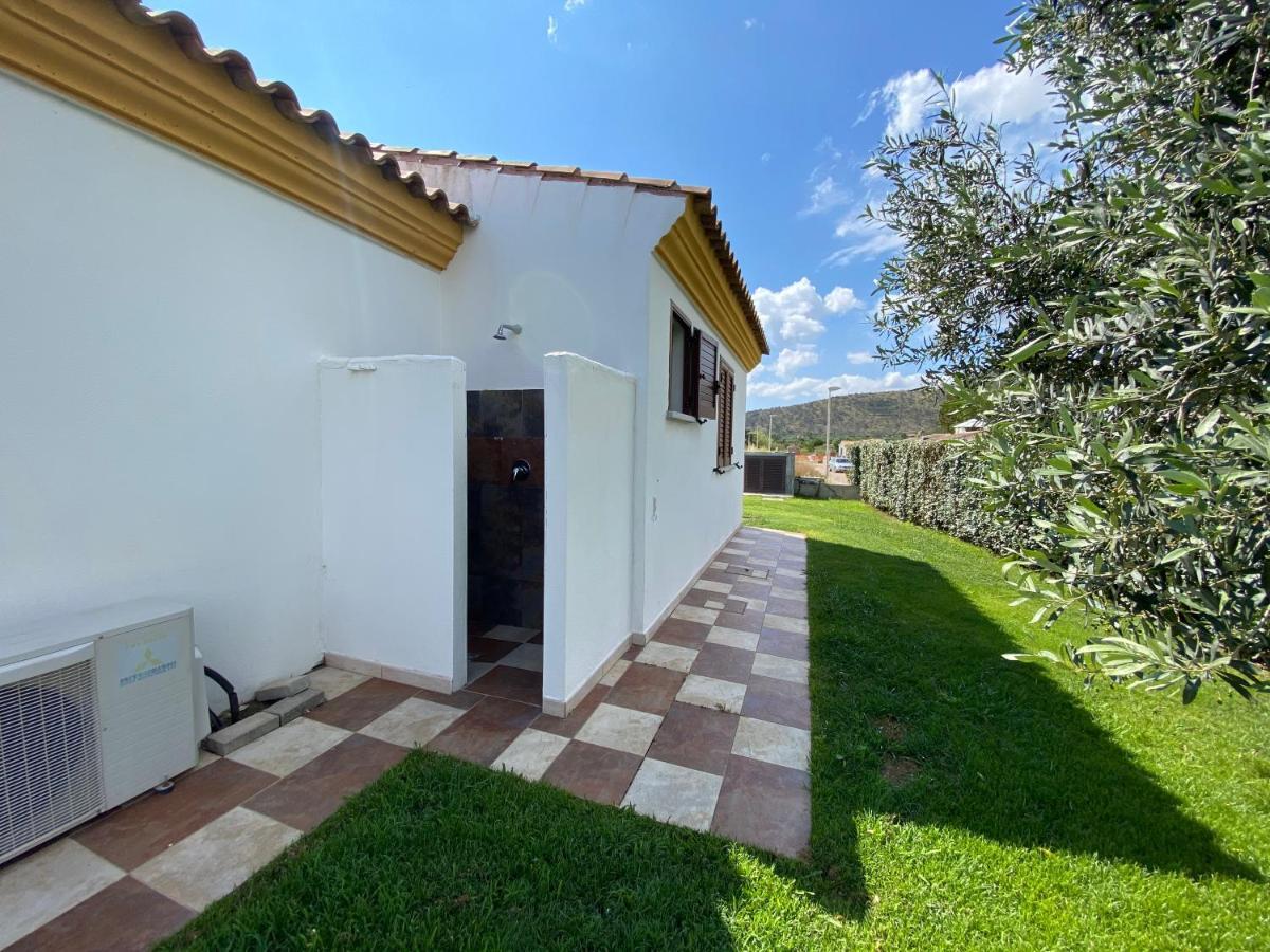 Le Residenze Di Baia Sant'Anna Villa Tanaunella Exterior foto